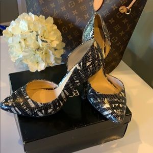 BCBG Black and white heels